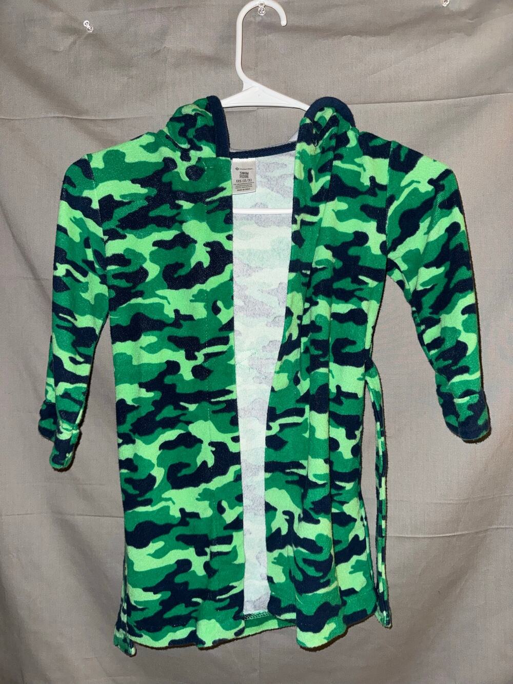 Member’s Mark Kids Camo Hooded Swim Robe Green Camouflage Terry, Size XXS (2/3)